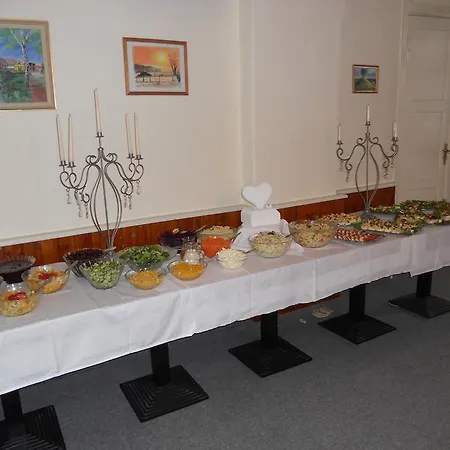 Ratsstuben Hotel 2*